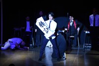 “池崎劇団”による演劇のワンシーン。