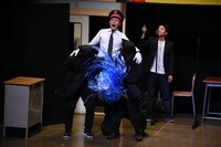 “池崎劇団”による演劇のワンシーン。