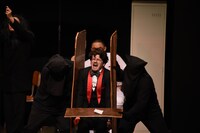 “池崎劇団”による演劇のワンシーン。