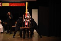 “池崎劇団”による演劇のワンシーン。