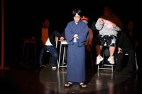 “池崎劇団”による演劇のワンシーン。