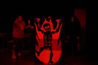 “池崎劇団”による演劇のワンシーン。