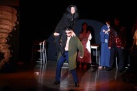 “池崎劇団”による演劇のワンシーン。