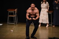 “池崎劇団”による演劇のワンシーン。
