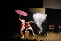 “池崎劇団”による演劇のワンシーン。