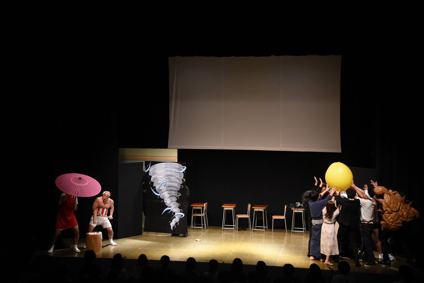 “池崎劇団”による演劇のワンシーン。