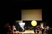 “池崎劇団”による演劇のワンシーン。