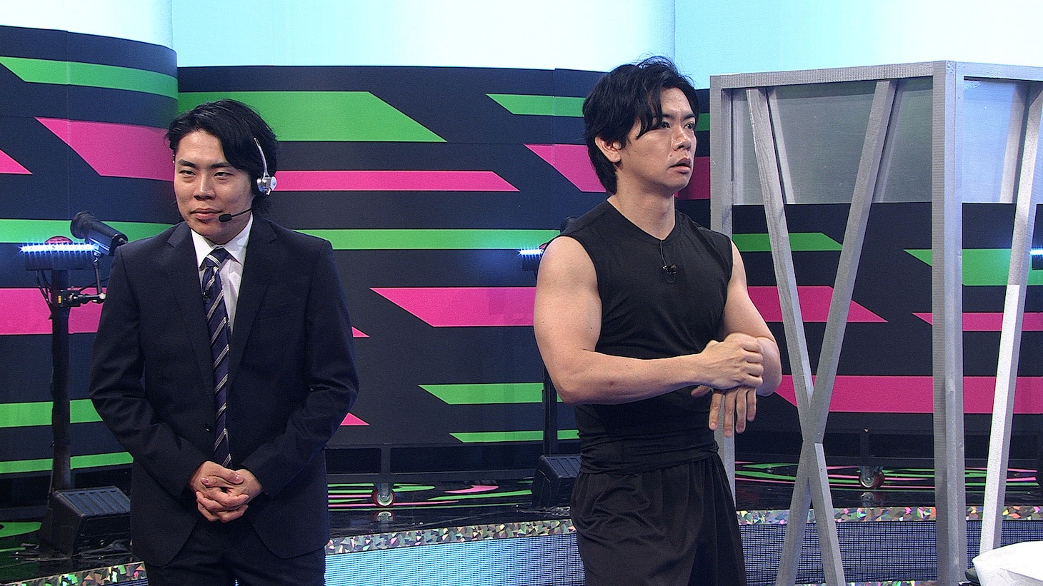 「最強新コンビ決定戦 THEゴールデンコンビ」に出演する令和ロマンくるまとマヂカルラブリー・野田クリスタルのコンビ