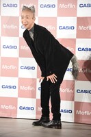 癒しのポーズでアピールするひょうろく。