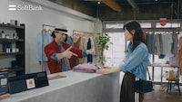 ソフトバンクCM「ペイトク店長 アパレル」編より。