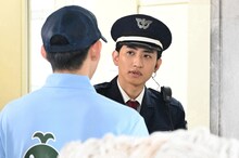 彦根春馬を演じる春とヒコーキ土岡。(c)日本テレビ