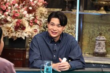 「酒のツマミになる話」に出演する平成ノブシコブシ吉村