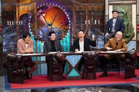 司会の（左から）千原ジュニア、今田耕司、東野幸治、千原せいじ、野性爆弾くっきー！