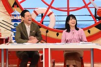 左から東野幸治、中島めぐみアナウンサー。