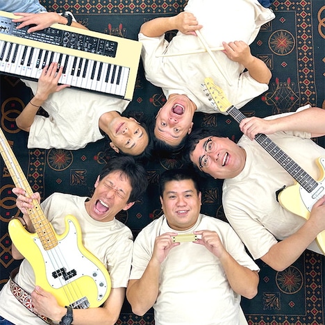 アイボリーズの新アーティスト写真。