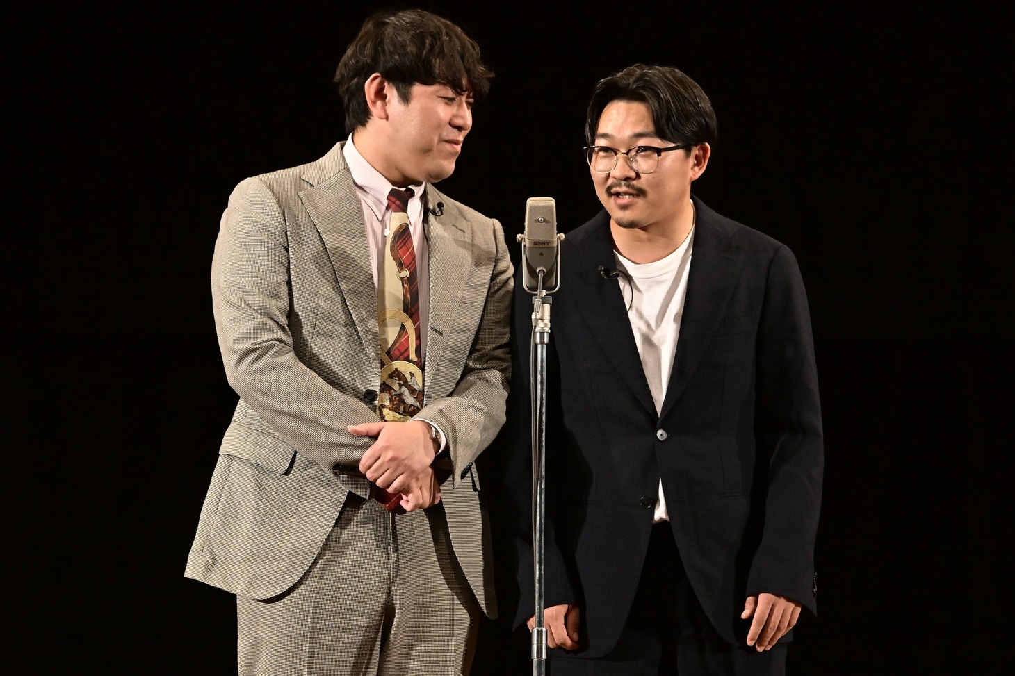 「マイナビ Laughter Night GRAND STAGE」でネタを披露するオズワルド