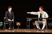 「マイナビ Laughter Night GRAND STAGE」でネタを披露するやさしいズ