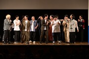 「マイナビ Laughter Night GRAND STAGE」の出演芸人が勢揃いしたMCコーナーのワンシーン