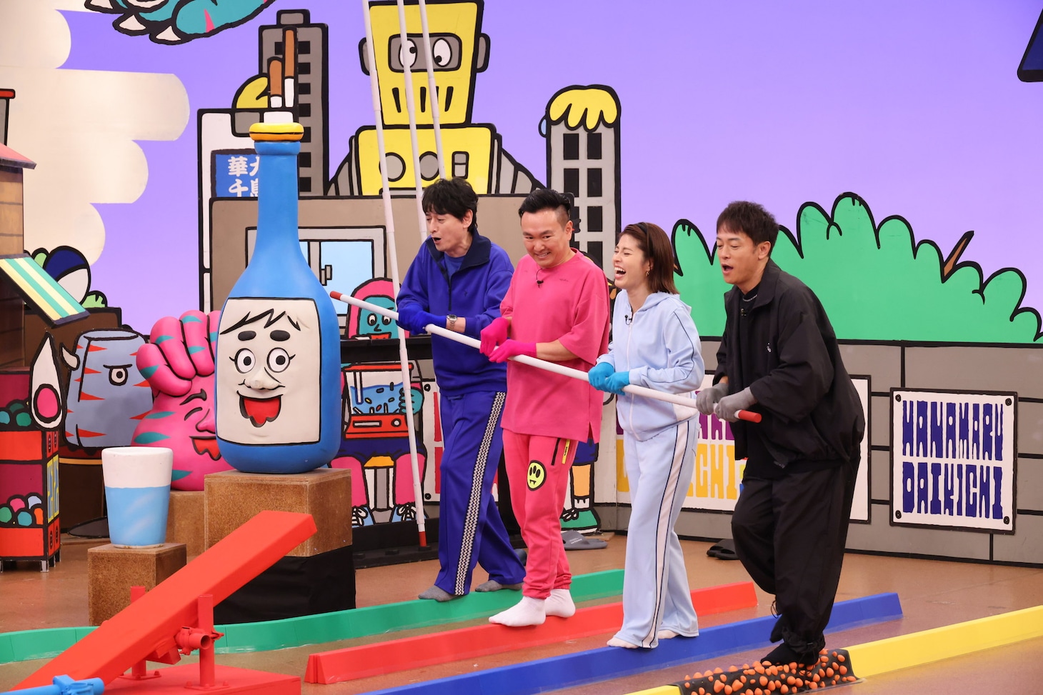 「火曜は全力！華大さんと千鳥くん」のワンシーン。