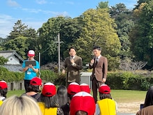 トークを展開する男性ブランコ（写真提供：吉本興業）