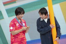 「センビキ」に出演する、パリ五輪レスリング金メダリストの藤波朱理と狩野英孝