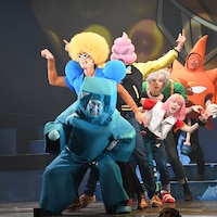 ロングコートダディ兎扮するところ天の助も大活躍、スポット当たっていないシーンの細かい演技