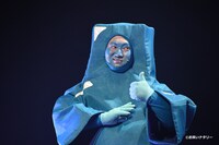 ロングコートダディ兎扮するところ天の助