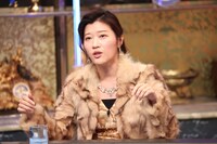 「酒のツマミになる話」で“六本木の雀荘にいる謎の女性”に仮装するヒコロヒー