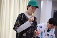 「霜降り明星のあてみなげ」のワンシーン。