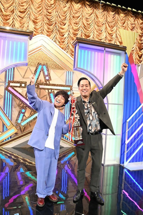 「令和6年度 NHK新人お笑い大賞」で大賞に輝いたエバース