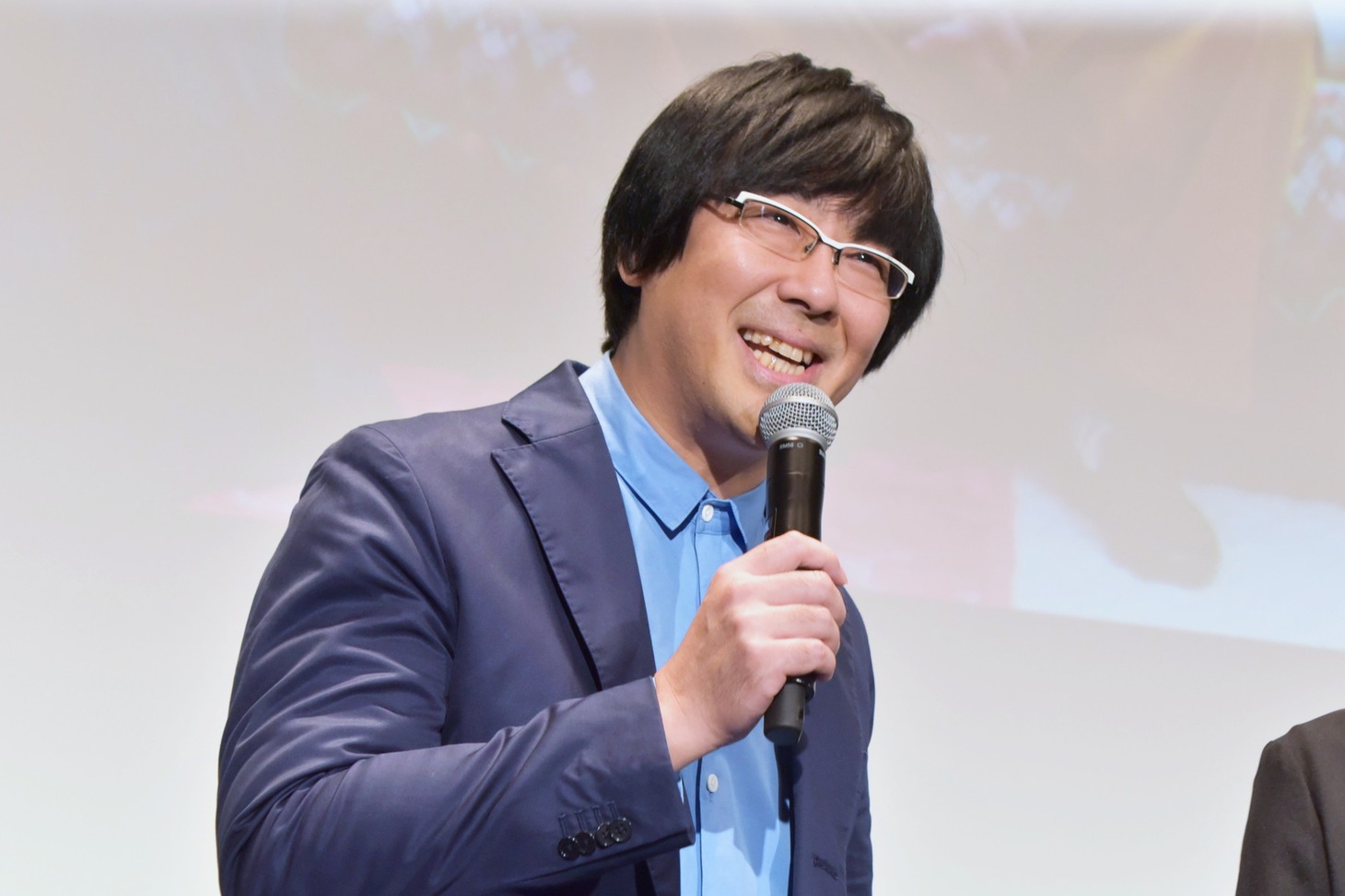 「鬼のドッキリで涙」の全話配信記念イベントに登壇した東京03豊本