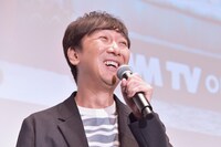 「鬼のドッキリで涙」の全話配信記念イベントに登壇した東京03飯塚