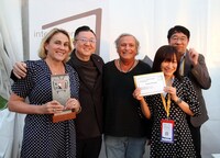 （右から）当社取締役副社長 山地克明、当社チーフプロデューサー／セールスチーフマネージャー河村真里、Fremantle Media Portugal CEO Frederico Ferreira de Almeidax氏、Something Special CEO Jin Woo Hwang氏（プレゼンター）、Fremantle EVP Global Acquisitions and Development Vasha Wallace氏