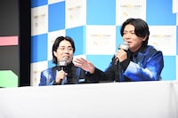 記者会見風即興バトルの様子