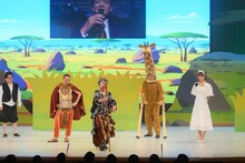 千鳥・大悟演出の芝居「大悟道『ジャングルキングダム～星降る動物王国』」の様子