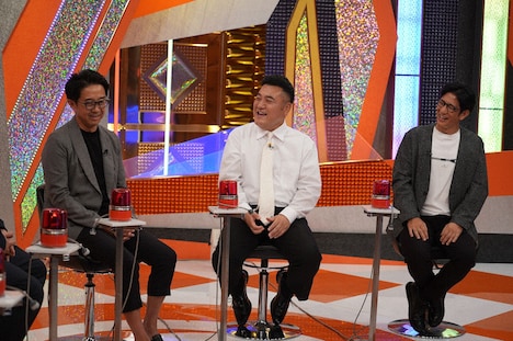 「お笑い実力刃presents 証言者バラエティ アンタウォッチマン！」に出演するおぎやはぎ矢作とアンタッチャブル