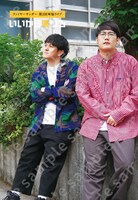 DVD「ファイヤーサンダー第2回単独ライブ『いいから褒めろ』」予約購入特典のポストカードイメージ