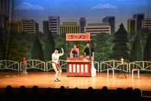 あぁ～しらきの登場シーン。大きな拍手に迎えられる