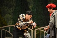 時を止めているはずなのにじわーっと動いてしまう、TCクラクション・坂本No.1扮するチンピラ