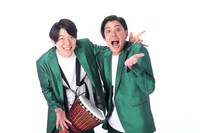 シンバルモンキー。左がイオリ・ジャンバック、右がジンリキ