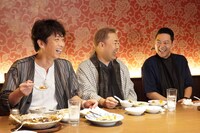 左からフットボールアワー、東野幸治