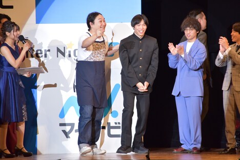 かが屋が「マイナビ Laughter Night」第10回チャンピオンライブで優勝を決めた場面