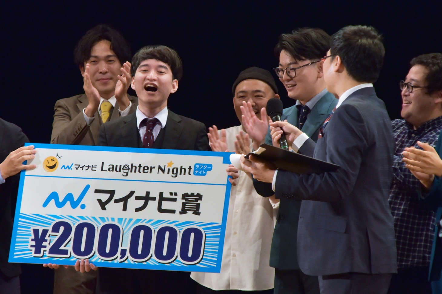 「マイナビ Laughter Night 第10回チャンピオンLIVE」の「マイナビ賞」で賞金20万円を獲得しためぞん