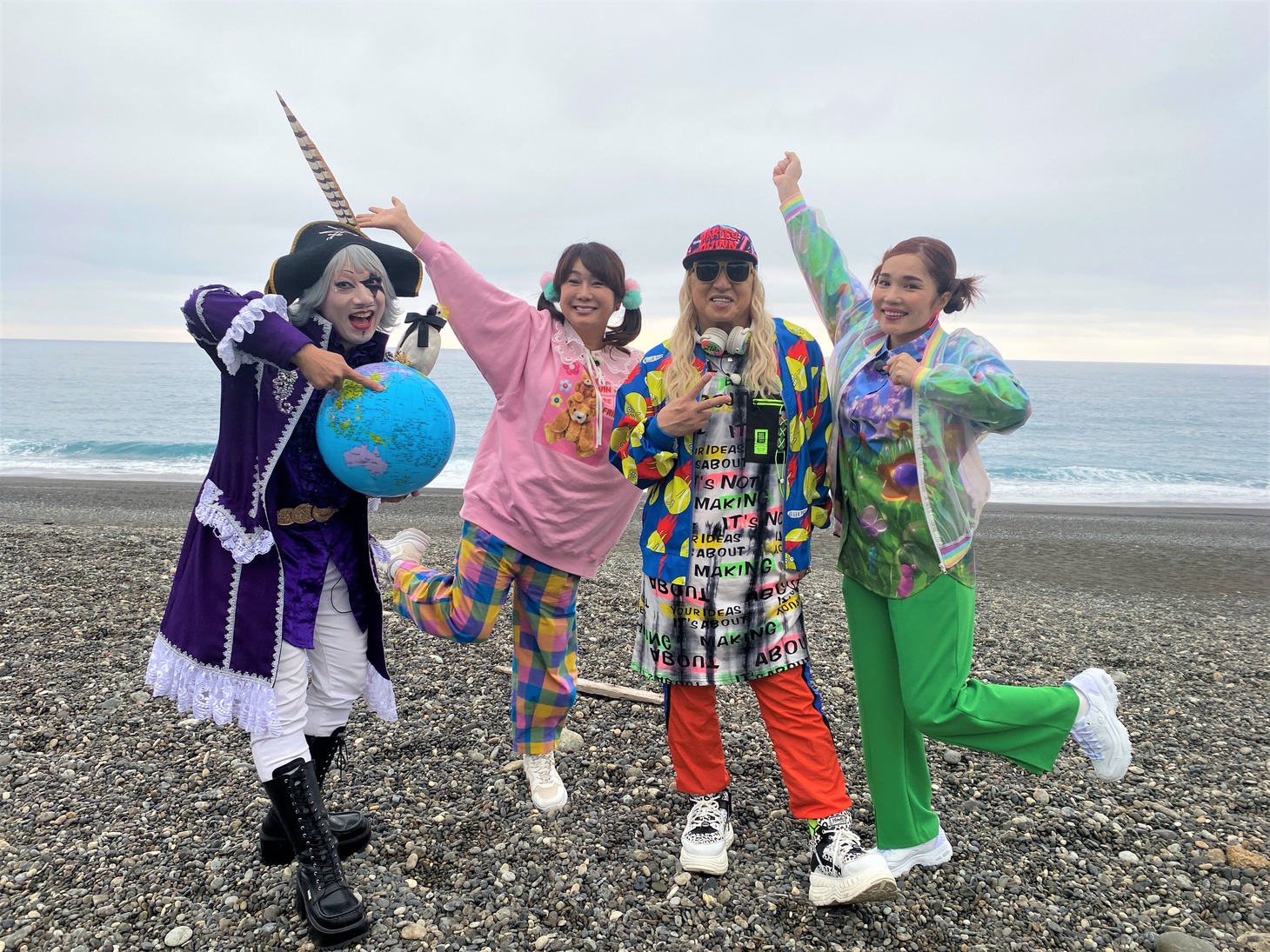 左から、ゴー☆ジャス、はるな愛、DJ KOO、平野ノラ