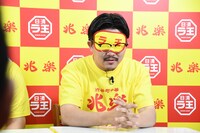 クイズに正解する気満々のオズワルド伊藤