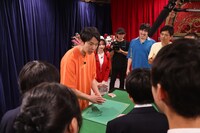 「火曜は全力！華大さんと千鳥くん」のワンシーン