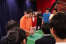 「火曜は全力！華大さんと千鳥くん」のワンシーン