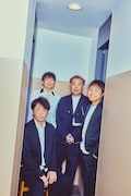 公式本「M-1グランプリ大全2001-2024」より、NON STYLEとフットボールアワー