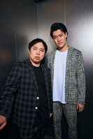 公式本「M-1グランプリ大全2001-2024」より、霜降り明星