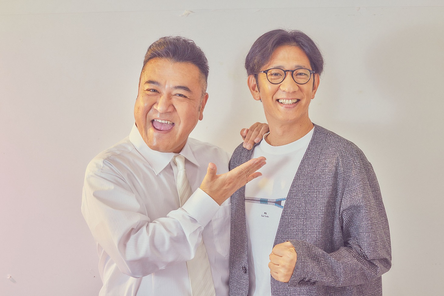 公式本「M-1グランプリ大全2001-2024」より、アンタッチャブル